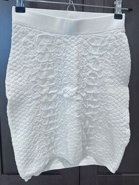GUESS White Textured skirt